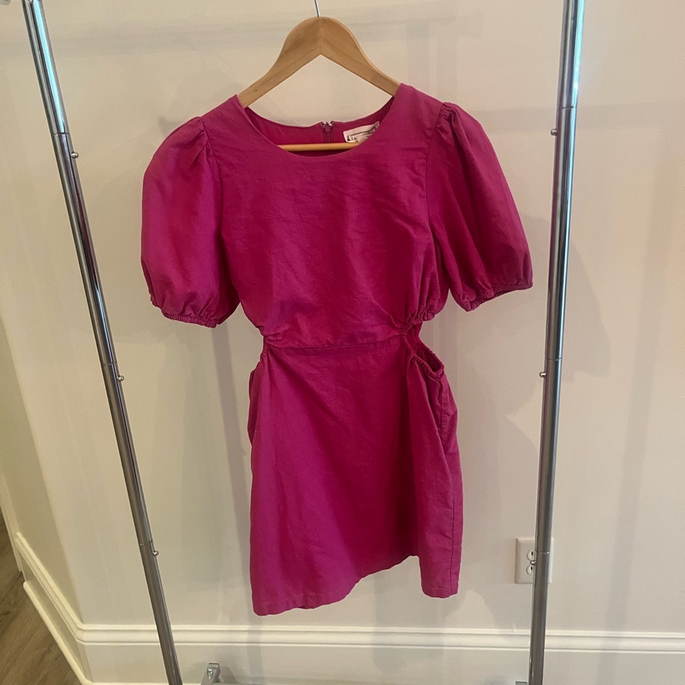 Magenta linen dress with sid, cut outs